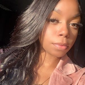 Meet your Posher, Deannbra